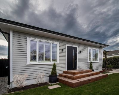 Liz-Front-House-Web