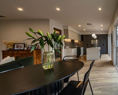 Liz-Living-towards-Kitchen-Web