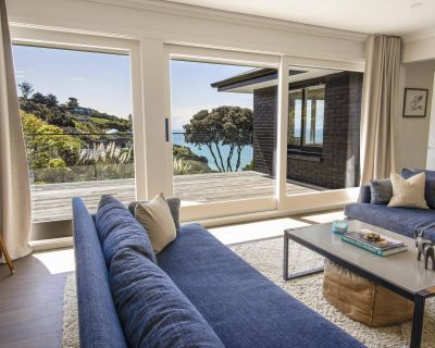 Victoria living to deck Web_resize